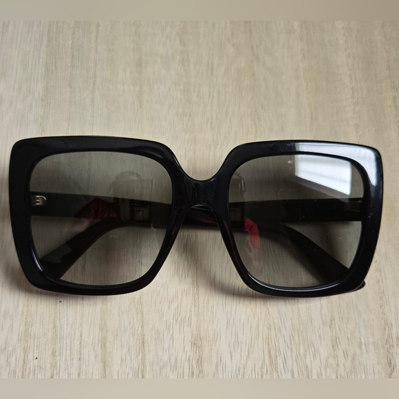 Gucci Accessories - Gucci GG0418s Crystal Embellished Sunglasses Retail $550